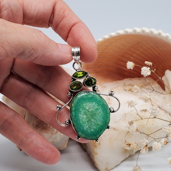 Nnatural Agate Druzy Stone Silver Pendant Peridot Stone - Picture 6 of 6